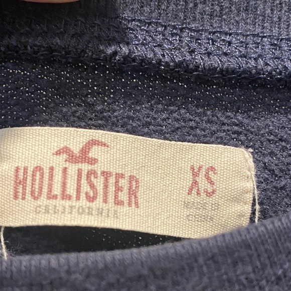 Hollister Women’s Navy Crewneck Sweater XS Y2K Floral Accents Lightweight - Picture 2 of 4